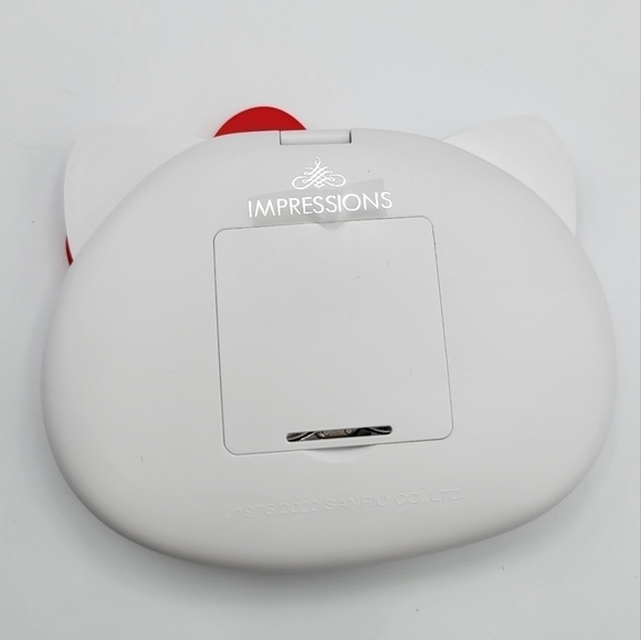 Sanrio Hello Kitty Impressions Kawaii Compact Light Up Mirror - Picture 6 of 9